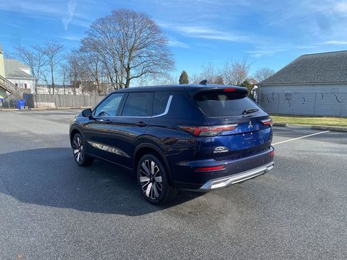 New 2025 Mitsubishi Outlander SE image 8