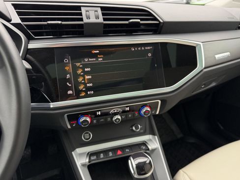 Used 2023 Audi Q3 2.0T Premium w/ Convenience Package image 22