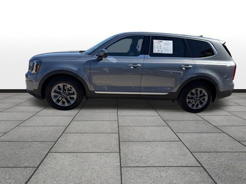 Used 2023 Kia Telluride LX FWD image 2