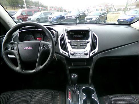 Used 2017 GMC Terrain SLE image 7