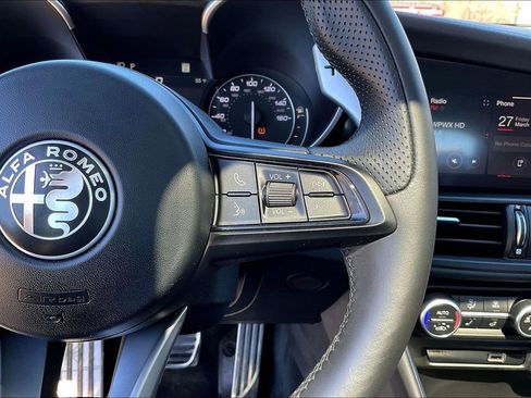 Used 2022 Alfa Romeo Giulia Veloce image 12
