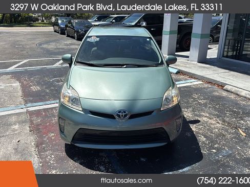 Used 2015 Toyota Prius Two FWD image 4