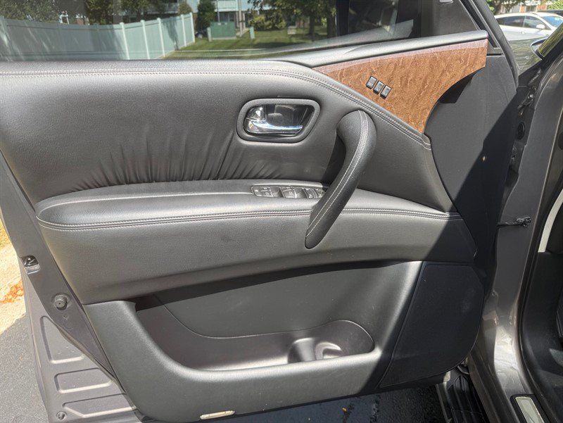 Used 2016 INFINITI QX80 4WD w/ Driver's Assistance Package image 30