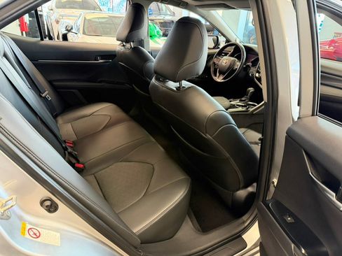 Used 2019 Toyota Camry XSE w/ Navigation Package image 30