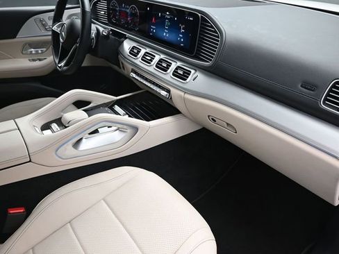 Used 2025 Mercedes-Benz GLS 450 4MATIC image 50