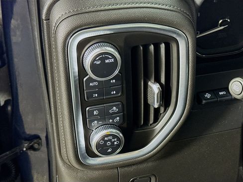Used 2022 GMC Sierra 2500 Denali w/ Denali Ultimate Package AWD/4WD image 15