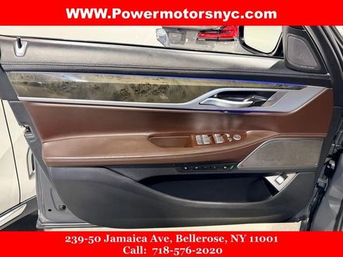 Used 2021 BMW 750i xDrive w/ Executive Package image 42