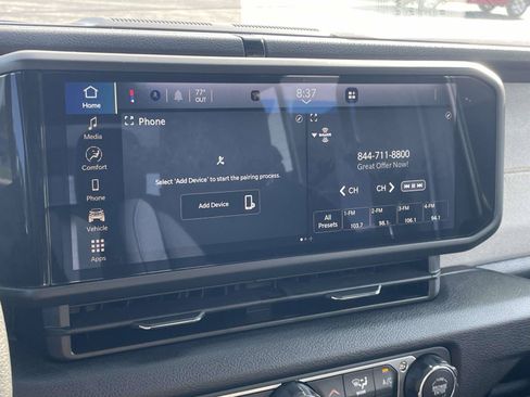 Certified 2025 Jeep Gladiator Sport AWD/4WD image 17