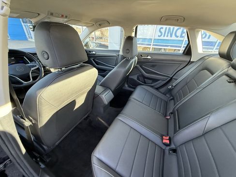 Used 2024 Volkswagen Jetta SE image 23