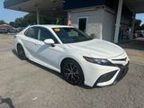 Used 2024 Toyota Camry SE image 3