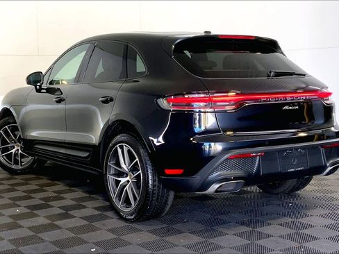 Used 2025 Porsche Macan image 3