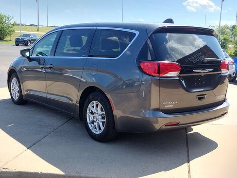 Used 2023 Chrysler Voyager LX FWD image 19