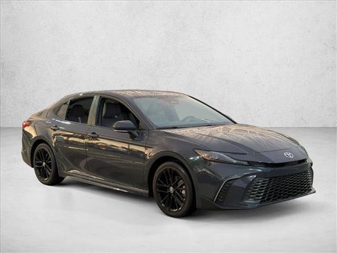 Certified 2025 Toyota Camry SE FWD image 3