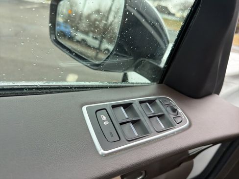 Used 2020 Jaguar F-PACE Prestige image 19