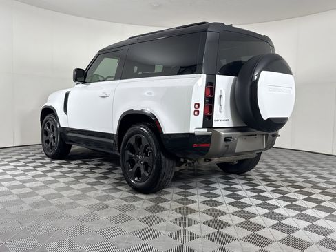Used 2024 Land Rover Defender 90 X-Dynamic SE image 3