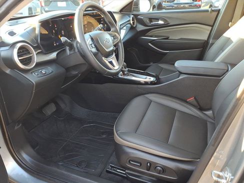 Certified 2024 Chevrolet Trax ACTIV w/ Sunroof Package image 18