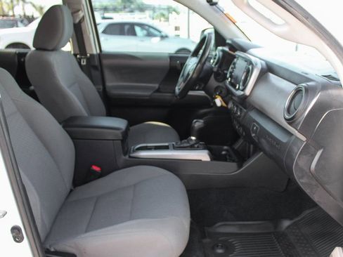 Used 2020 Toyota Tacoma SR5 image 31