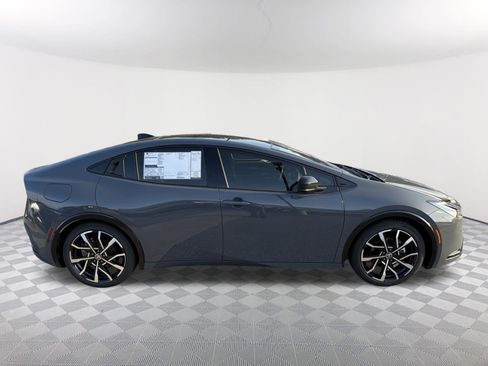 New 2026 Toyota Prius Plug-In Hybrid FWD image 18
