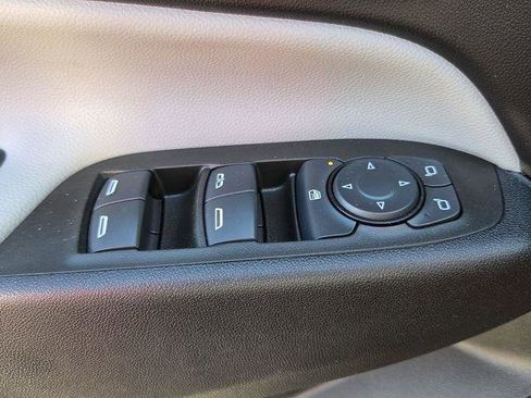 Used 2024 Chevrolet Equinox LT image 33