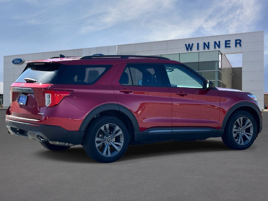 Certified 2023 Ford Explorer XLT w/ Equipment Group 202A AWD/4WD image 4