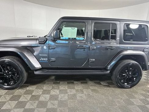 Used 2023 Jeep Wrangler Unlimited Sahara AWD/4WD image 5
