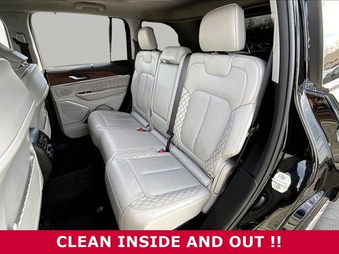Used 2022 Jeep Grand Cherokee Summit w/ Luxury Tech Group V AWD/4WD image 22