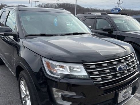 Used 2017 Ford Explorer XLT w/ Equipment Group 202A image 1