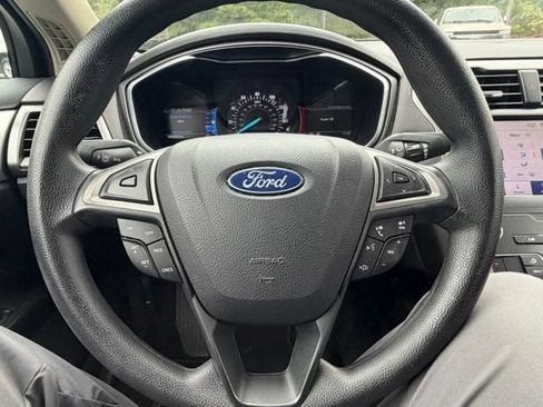 Used 2020 Ford Fusion SE FWD image 33