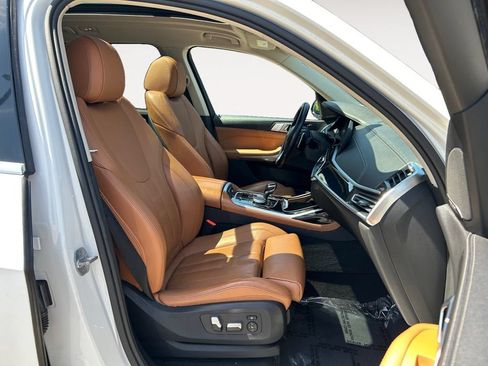 Used 2019 BMW X7 xDrive40i w/ Premium Package AWD/4WD image 11