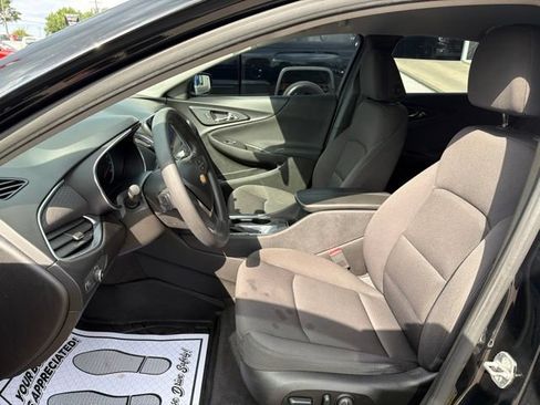 Used 2019 Chevrolet Malibu LT FWD image 13