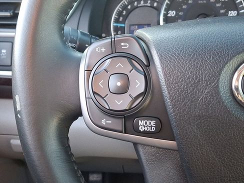 Used 2014 Toyota Camry XLE image 21