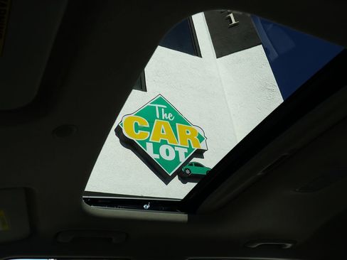 Used 2024 Hyundai Venue SEL image 60