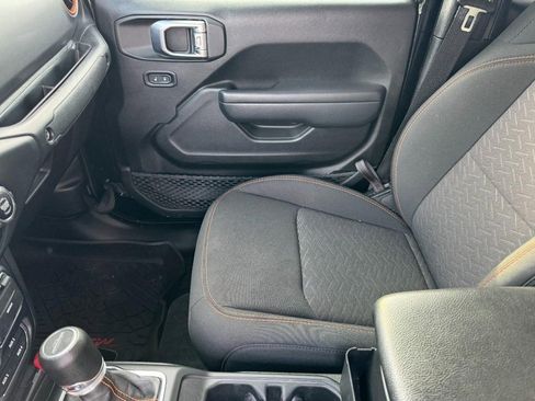 Used 2023 Jeep Gladiator Mojave w/ Trailer Tow Package image 13