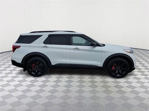 Used 2020 Ford Explorer ST w/ ST Street Pack image 8