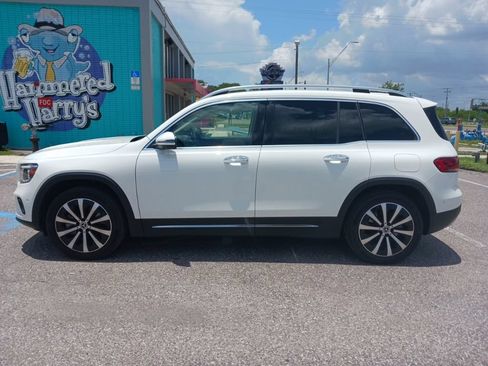 Used 2021 Mercedes-Benz GLB 250 4MATIC image 6