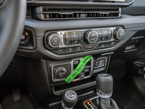 New 2026 Jeep Gladiator Sport image 32