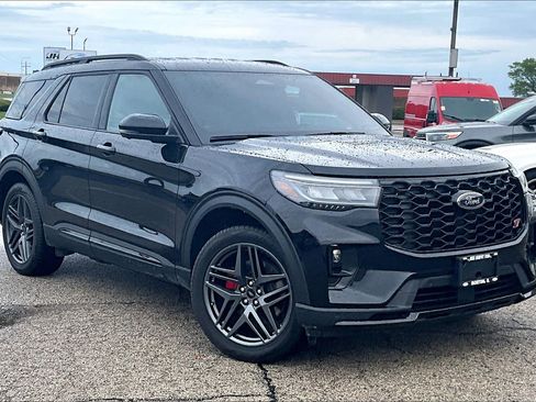 Used 2025 Ford Explorer ST RWD image 37