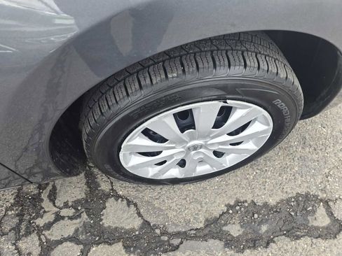 Used 2017 Nissan Leaf S FWD image 32