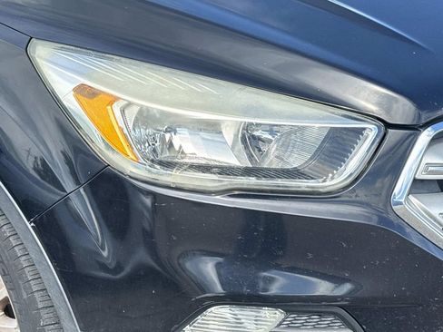 Used 2018 Ford Escape SE FWD image 3
