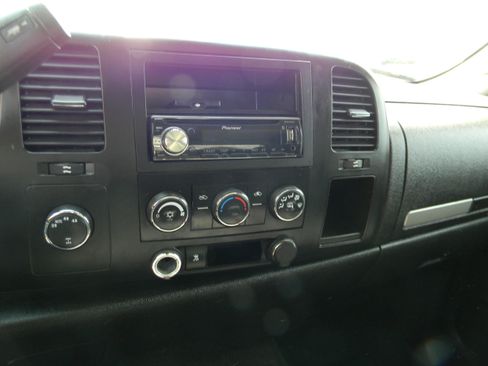 Used 2009 Chevrolet Silverado 1500 LT w/ All Star Package image 9