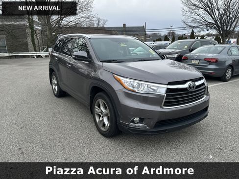 Used 2015 Toyota Highlander Limited image 1