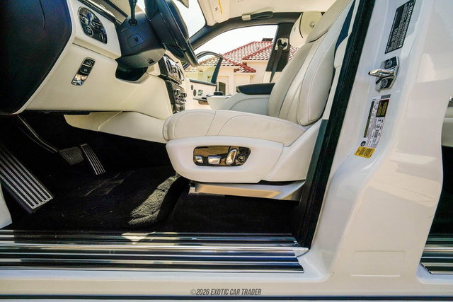 Used 2020 Rolls-Royce Phantom Sedan RWD image 43