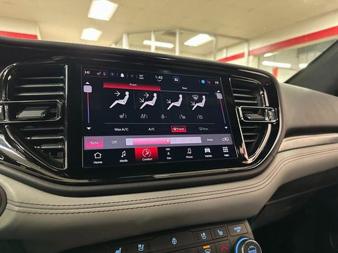 Certified 2024 Dodge Durango R/T image 26