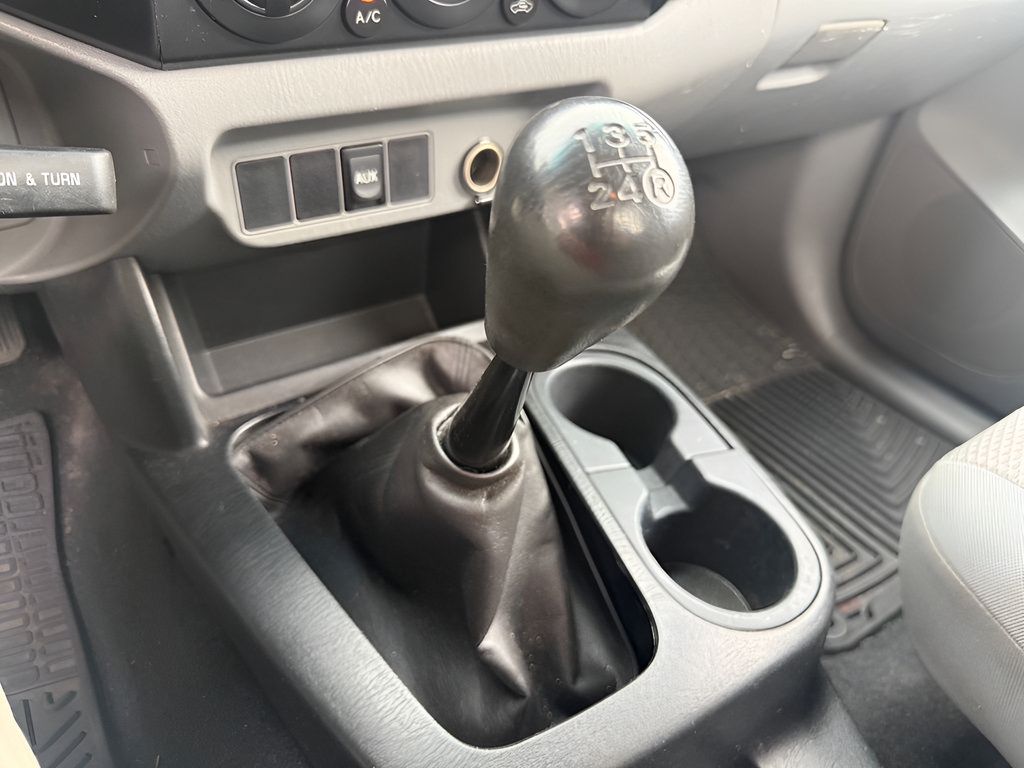 Used 2012 Toyota Tacoma 4x4 Regular Cab image 24