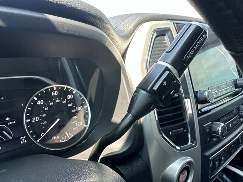 Used 2020 Nissan Titan SV w/ SV Convenience Package AWD/4WD image 49