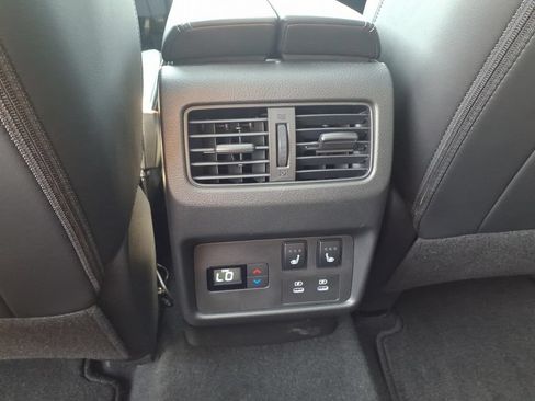 Used 2026 Nissan Rogue Platinum w/ Platinum Premium Package AWD/4WD image 19
