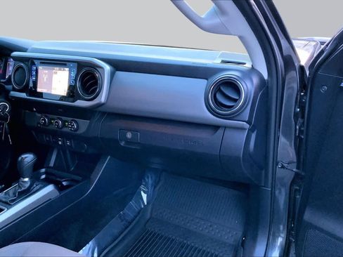 Used 2019 Toyota Tacoma SR5 RWD image 18