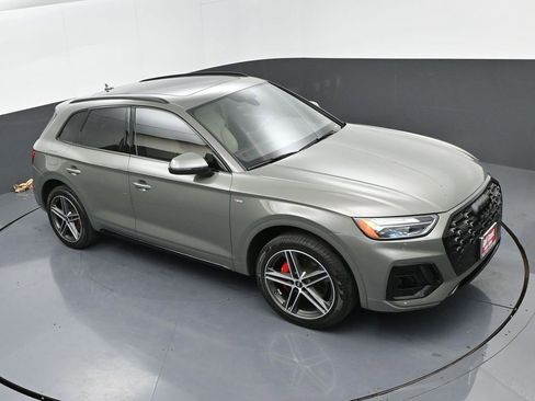 Used 2024 Audi Q5 e Premium Plus w/ Premium Plus Package image 40