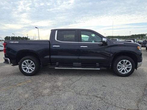Used 2022 Chevrolet Silverado 1500 LTZ w/ LTZ Convenience Package II AWD/4WD image 6