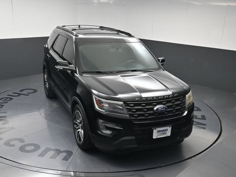 Used 2017 Ford Explorer Sport w/ Equipment Group 401A AWD/4WD image 25